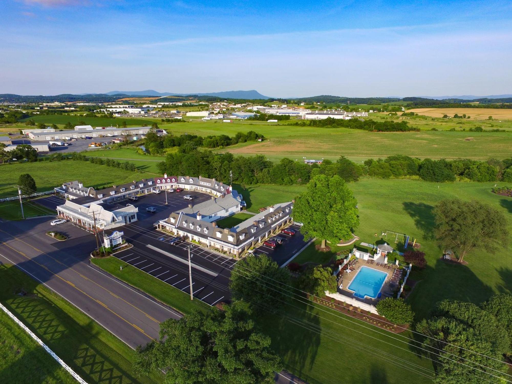 The Village Inn Harrisonburg Bagian luar foto